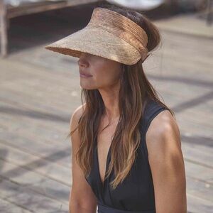 ‘Your Stylist Says’ adjustable visor